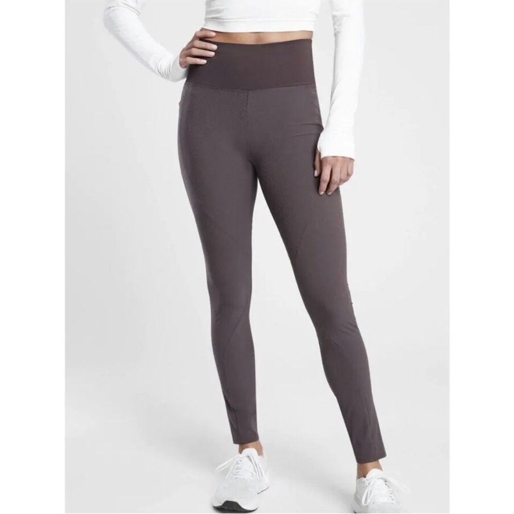 NWT Athleta Quest Hybrid Tight (Shale) in Size 2